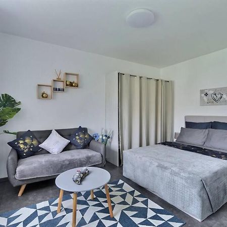 Studio Renov*Fibre*Parking 3 Min Gare De St-Louis Apartment Saint-Louis  Exterior photo